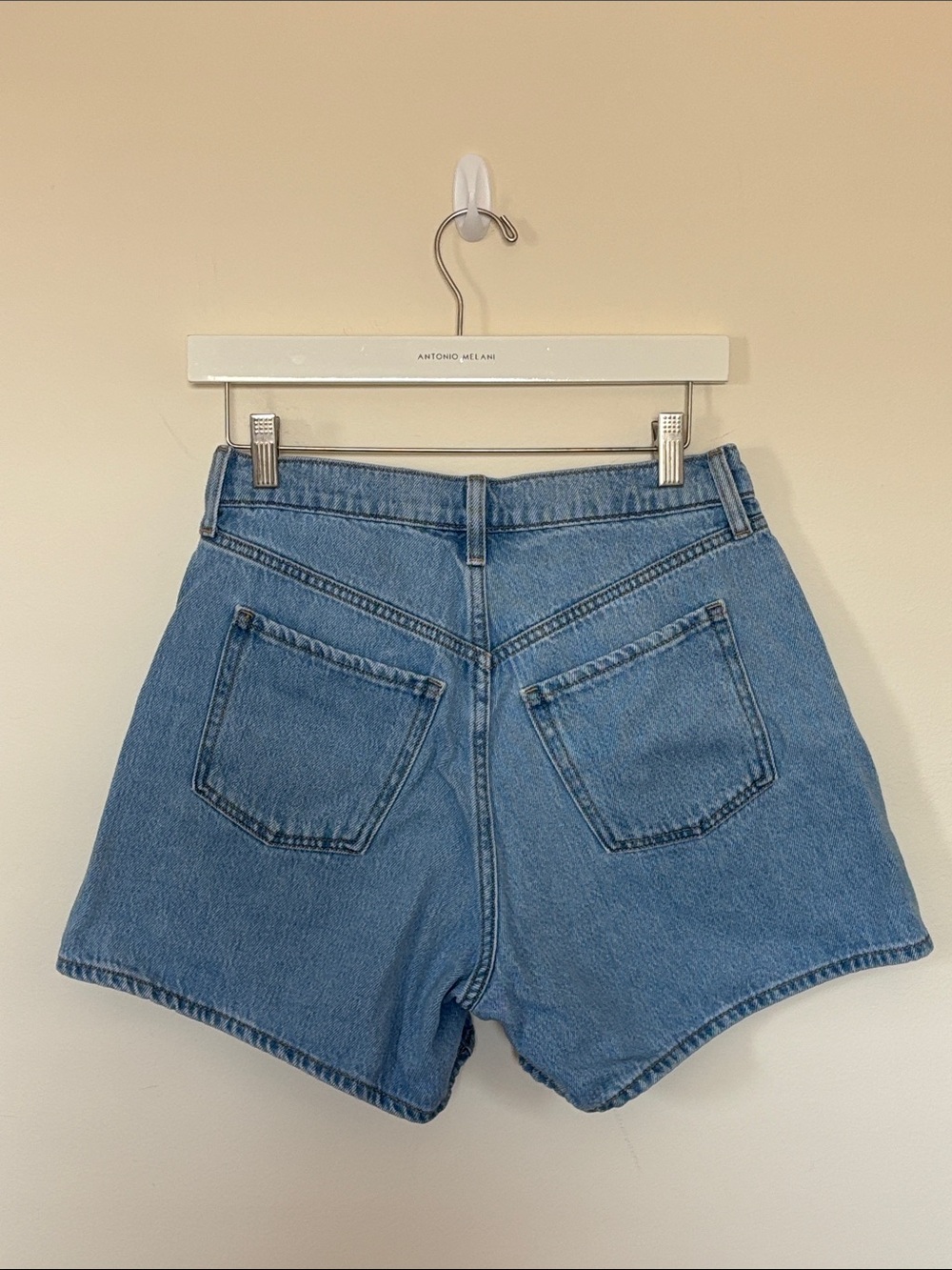 Old Navy Women’s Light Blue Denim High-Rise Baggy Short HighWaist Women’s Shorts - Picture 6 of 11